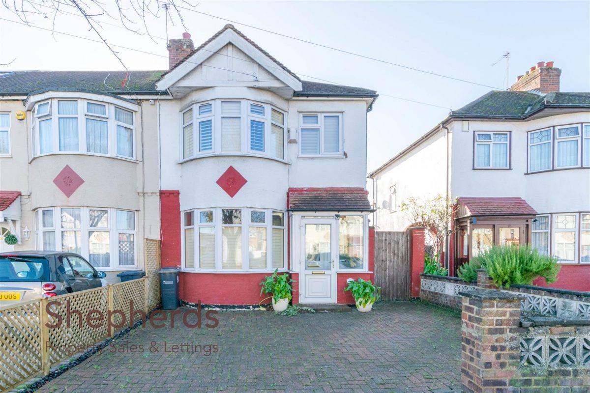 Lodge Crescent, Waltham Cross Shepherds Property Sales & Lettings