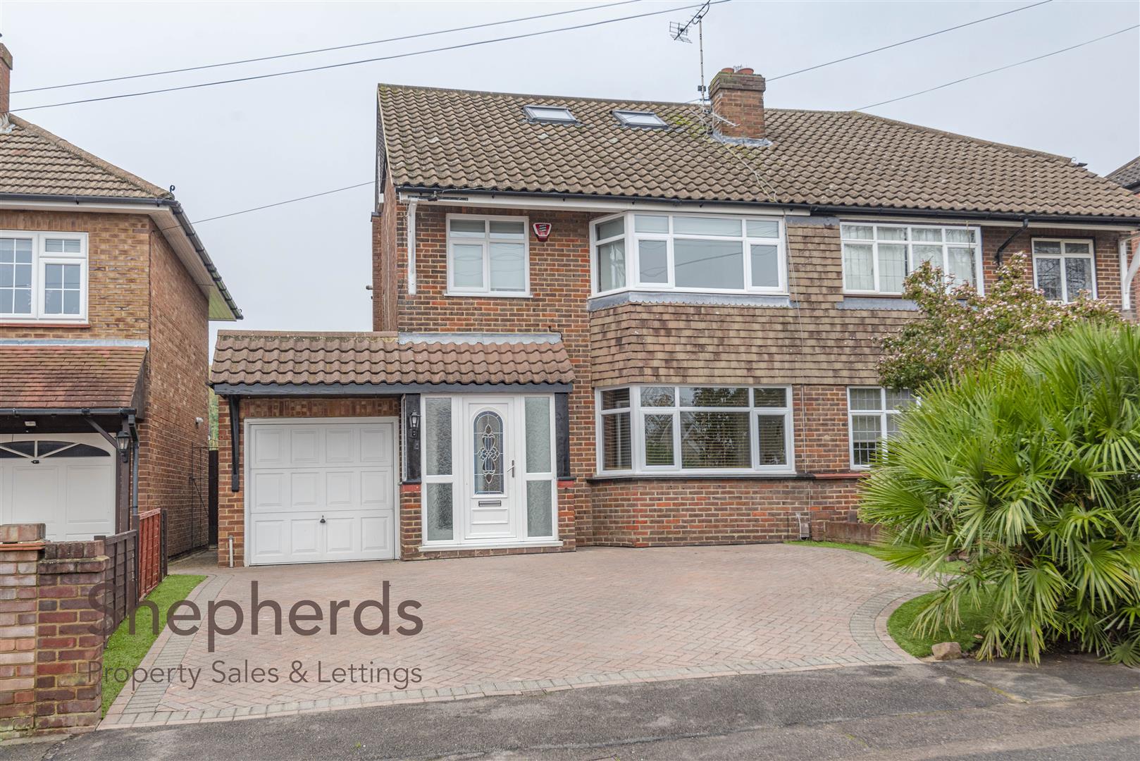 Maplecroft Lane, Nazeing Shepherds Property Sales & Lettings