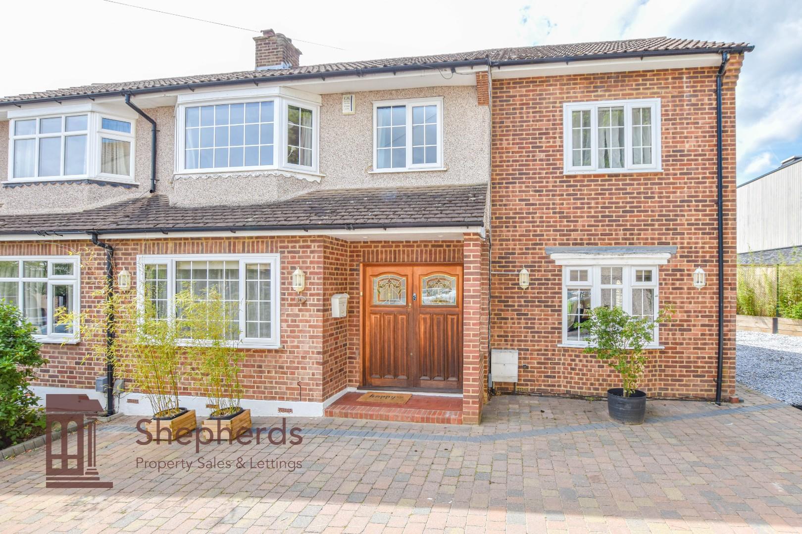 Roslyn Close, Broxbourne CHAIN FREE Shepherds Property Sales & Lettings