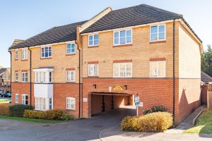 Plomer Avenue, Hoddesdon 2 Bedroom First Floor