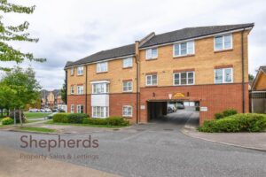 Plomer Avenue, Hoddesdon 2 Bedroom First Floor
