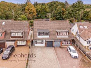 St. Leonards Road, Nazeing Stunning Semi with an outbuilding
