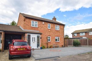 Oakview Close, West Cheshunt, EN7
