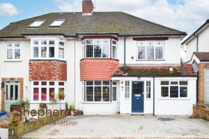 Holbeck Lane, West Cheshunt