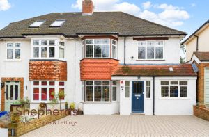 Holbeck Lane, West Cheshunt