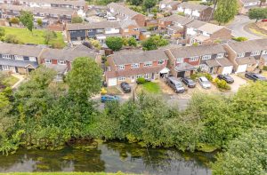 Lampits, Hoddesdon