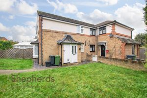 Isabel Gate, Cheshunt