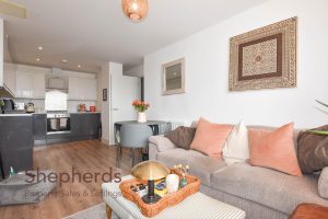 High Street, Waltham Cross, EN8