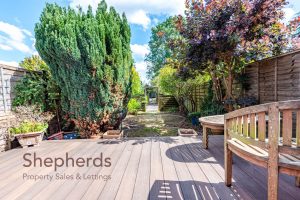 Meadway, Hoddesdon