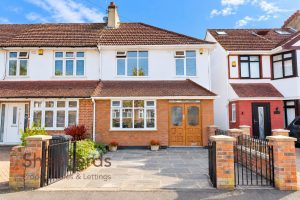 Clarendon Road, Cheshunt